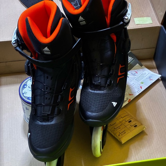 Men's Black and Orange Inline Skates - Picture 3 of 13